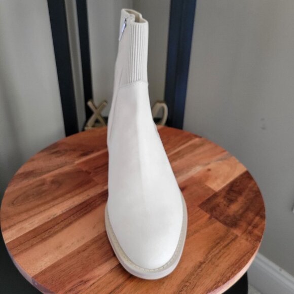 Dolce Vita Cream Ankle Boots - 8 - Picture 2 of 9